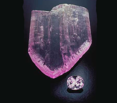 Kunzite Brute et Taillée Kunzite Brute et Taillée.