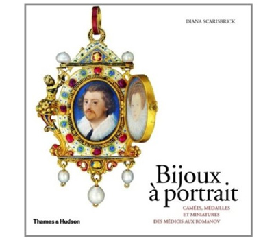 Livre Bijoux à Portrait par Diana Scarisbrick