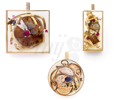 Pendentifs Colères de Montres par Arman