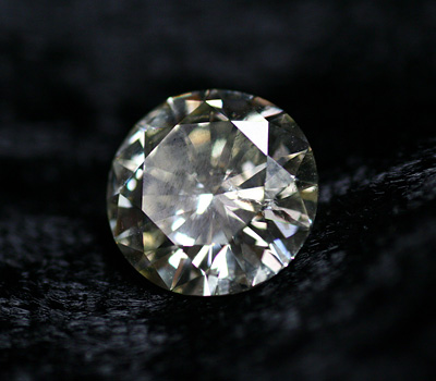 Photo d'un diamant d'une qualité très moyenne
